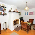 Apartment Three-Bedroom Apartment With A Fireplace In Stari Grad *