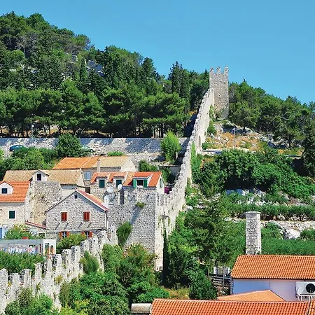 Three-Bedroom Apartment With A Fireplace In Stari Grad Apartment Stari Grad (Hvar)